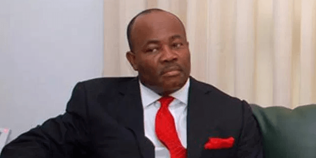  Over 1000 APC Members Abandon Party for Akpabio, Join PDP 